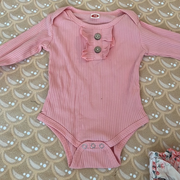 Infant 3 Piece Long sleeve onesie and pants set. - Picture 2 of 4